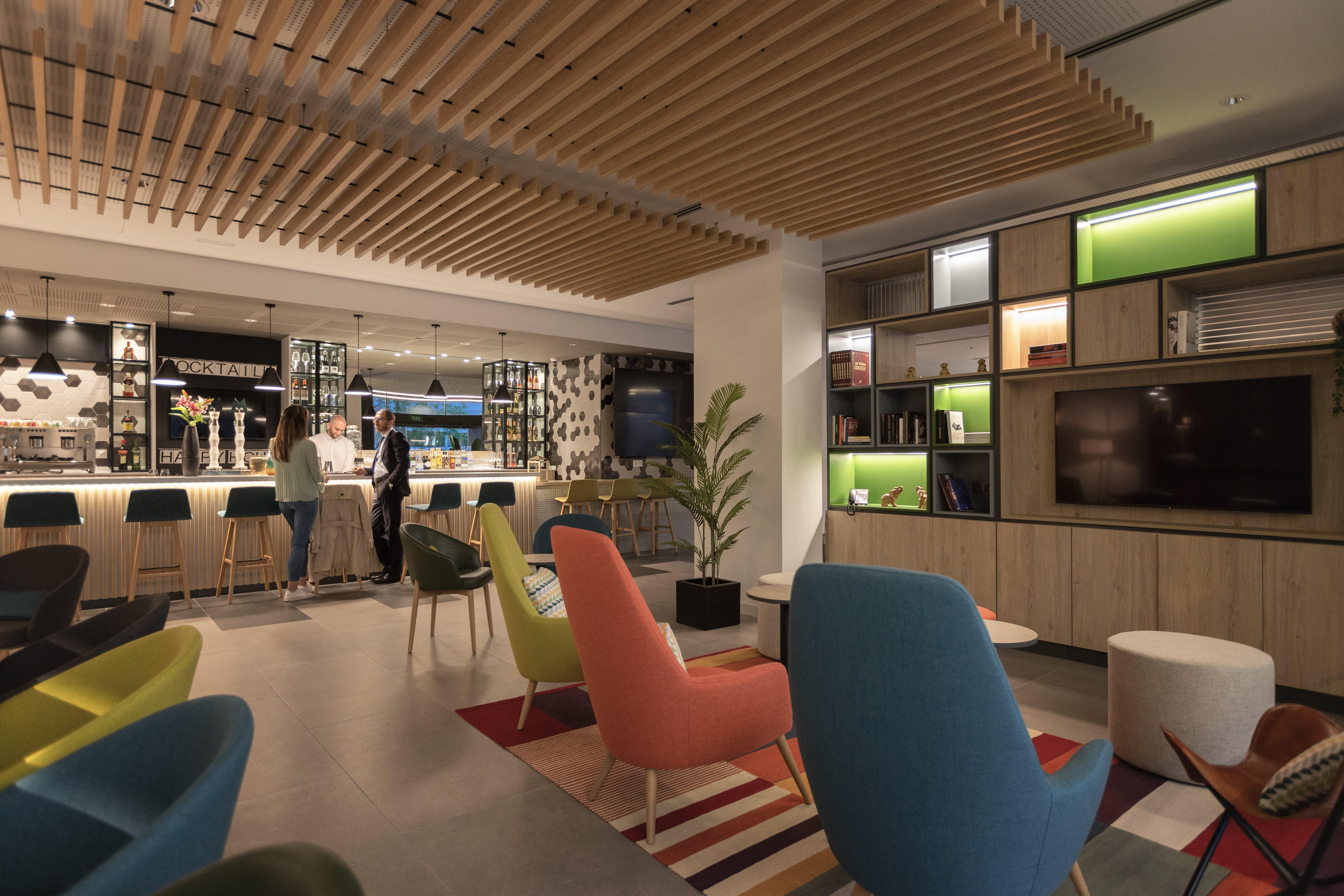 Holiday Inn Barcelona - Sant Cugat By Ihg Сант-Кугат-дель-Вальес Экстерьер фото